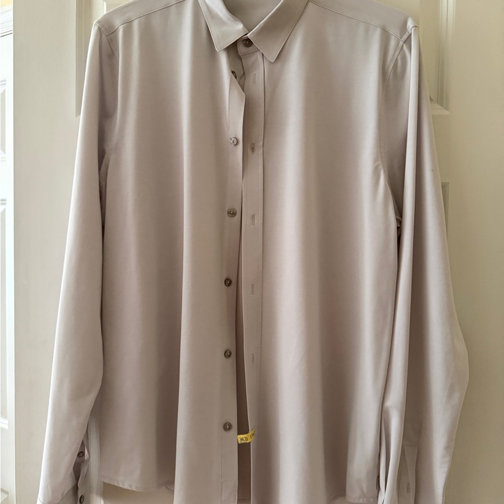 Vuori Men's Soft Tan/Gray Dress Shirt - XL - like new
